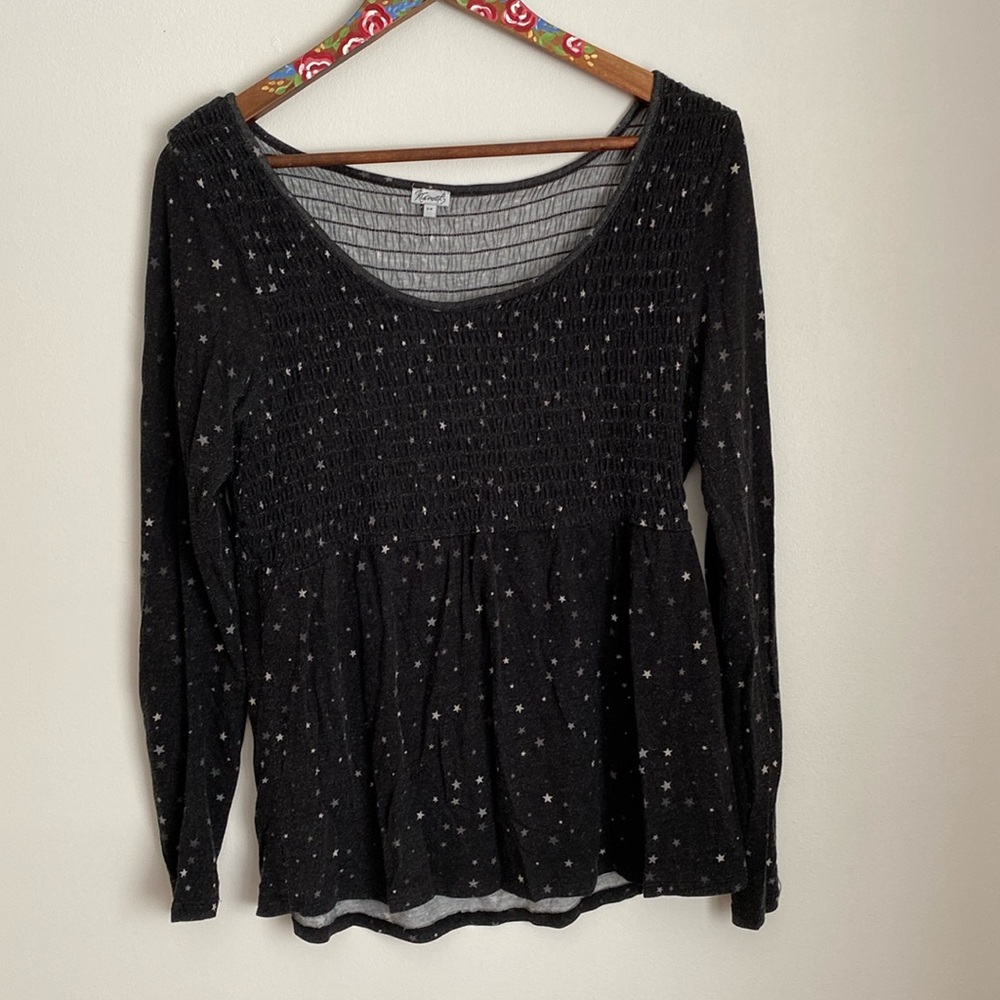 Kismet black/grey stretchy women’s top/ tunic long sleeve size small.